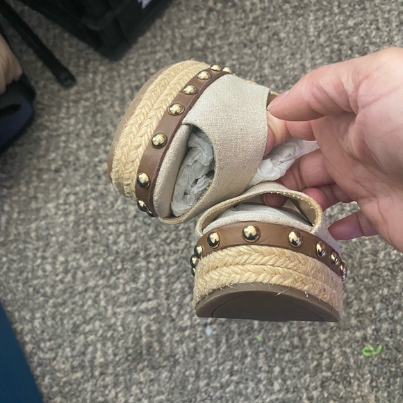 Aldo - Picture 7 of 14